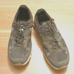 On Women's Gray Running Sneakers in Size 9.5